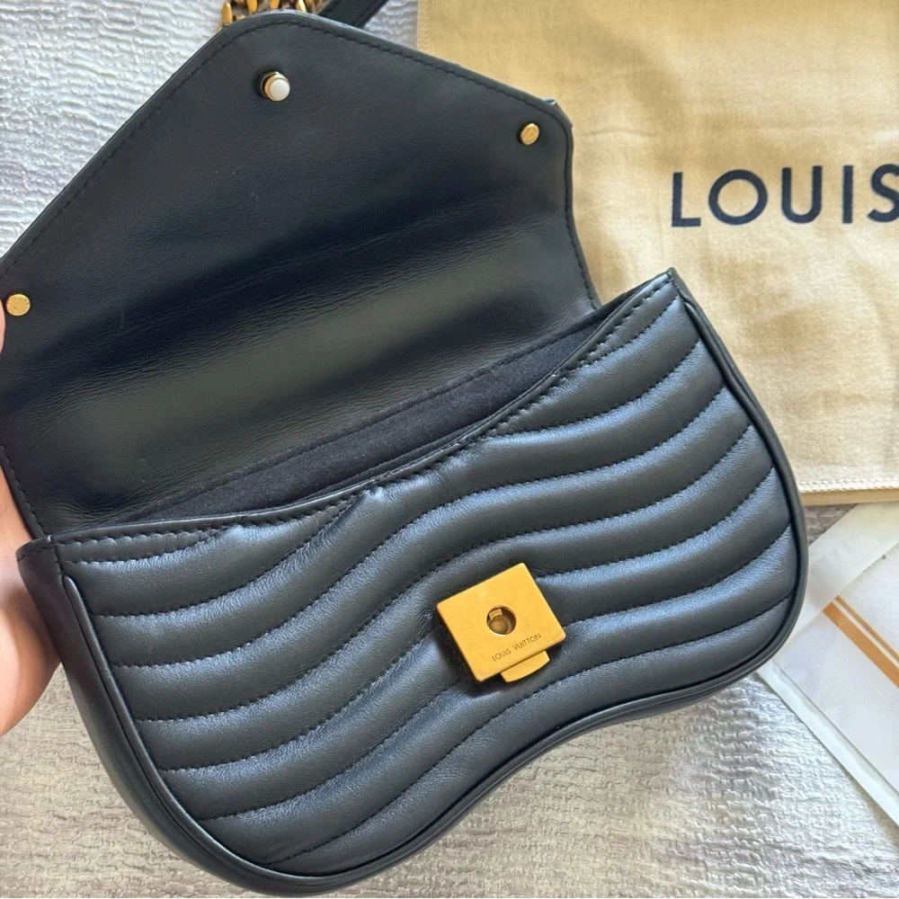 Louis Vuitton Wave Black Quilted Shoulder/Crossbody Bag, Authentic - Picture 11 of 16